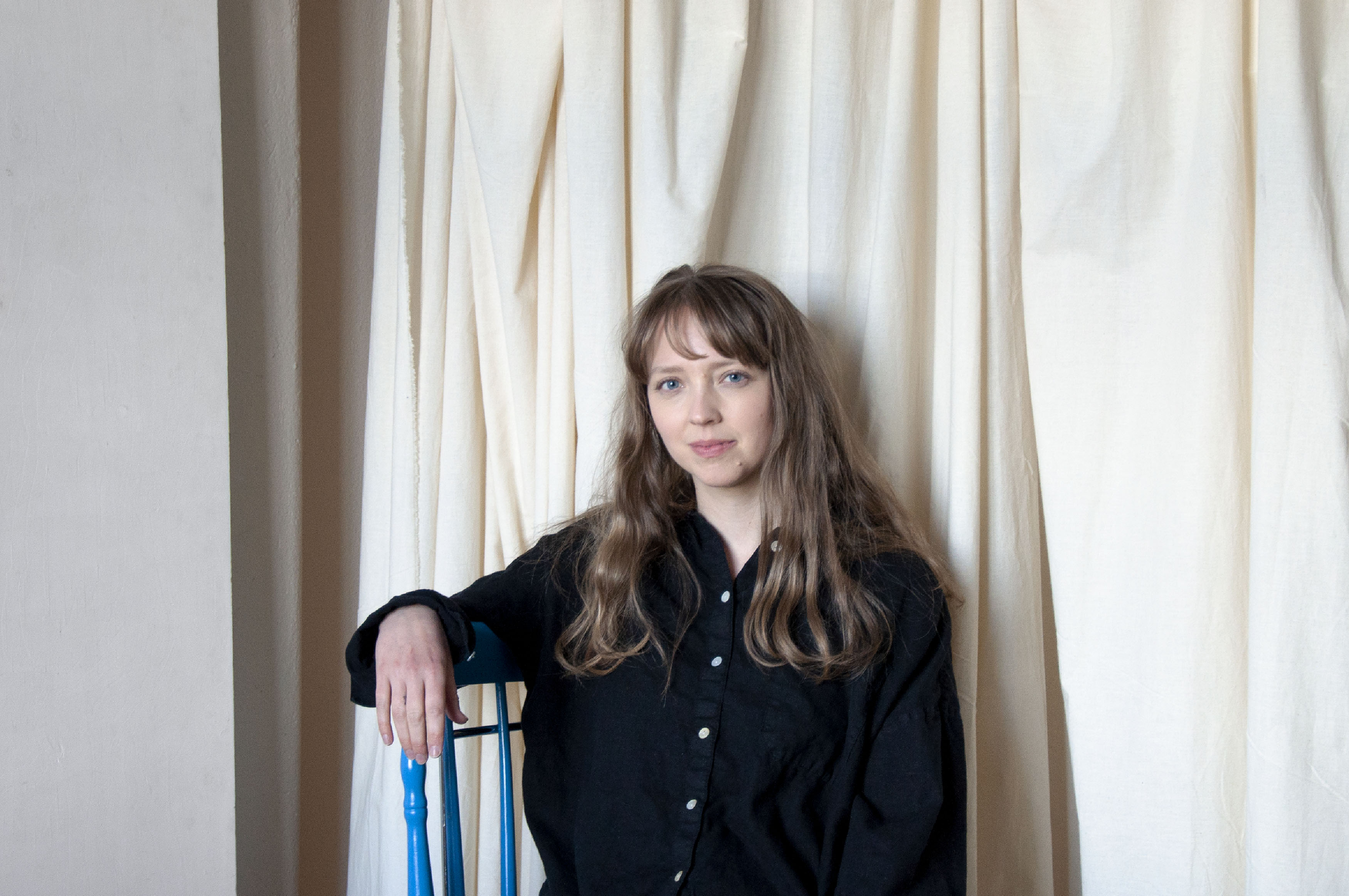 Porträtfoto på Emilia Elfvik