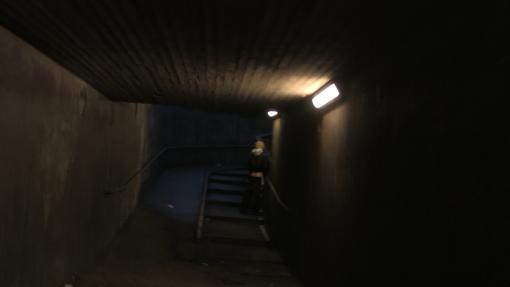 Kille i gångtunnel